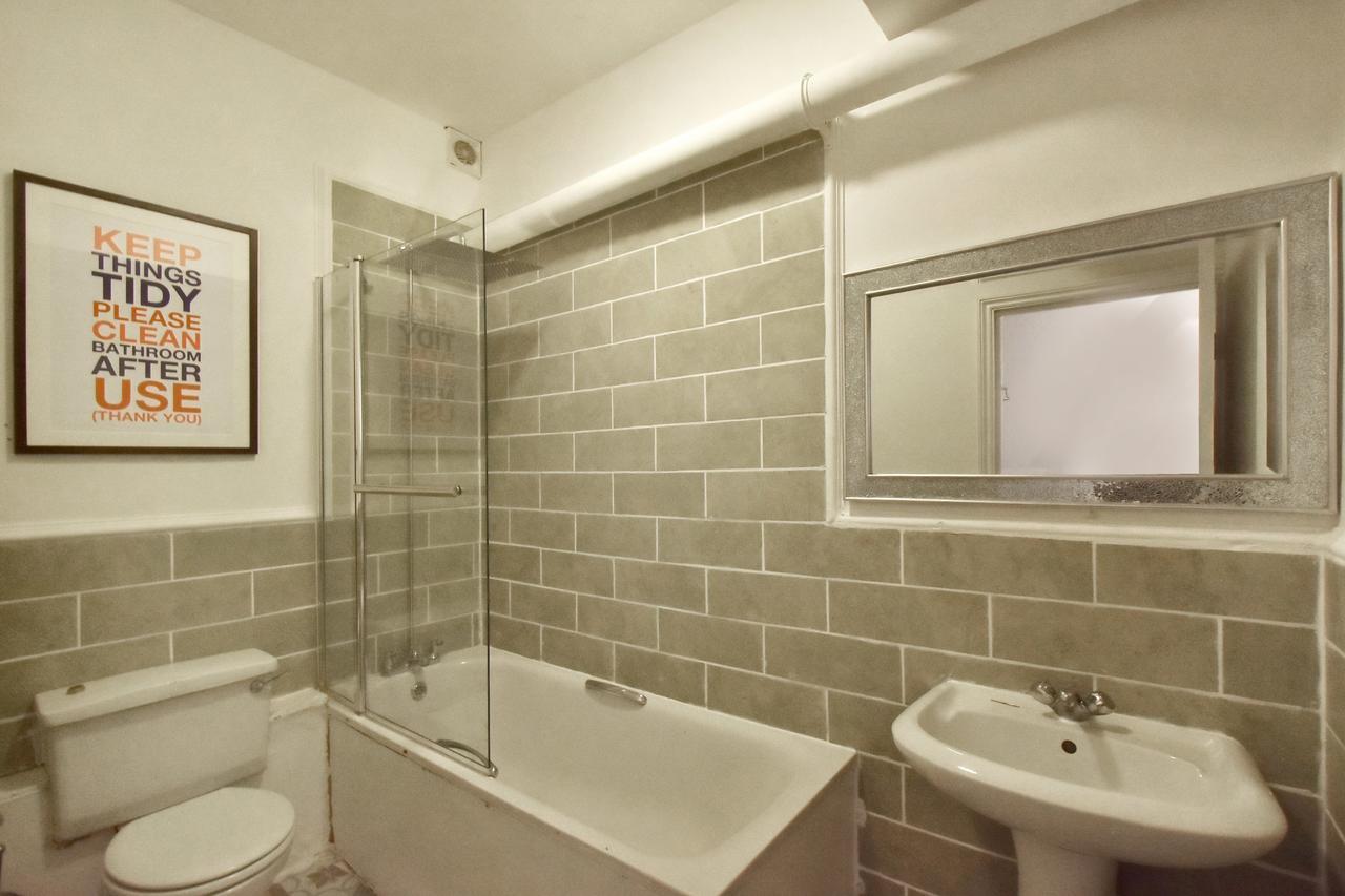Where To Sleep - Brixton High Street Maison d'hôtes Londres